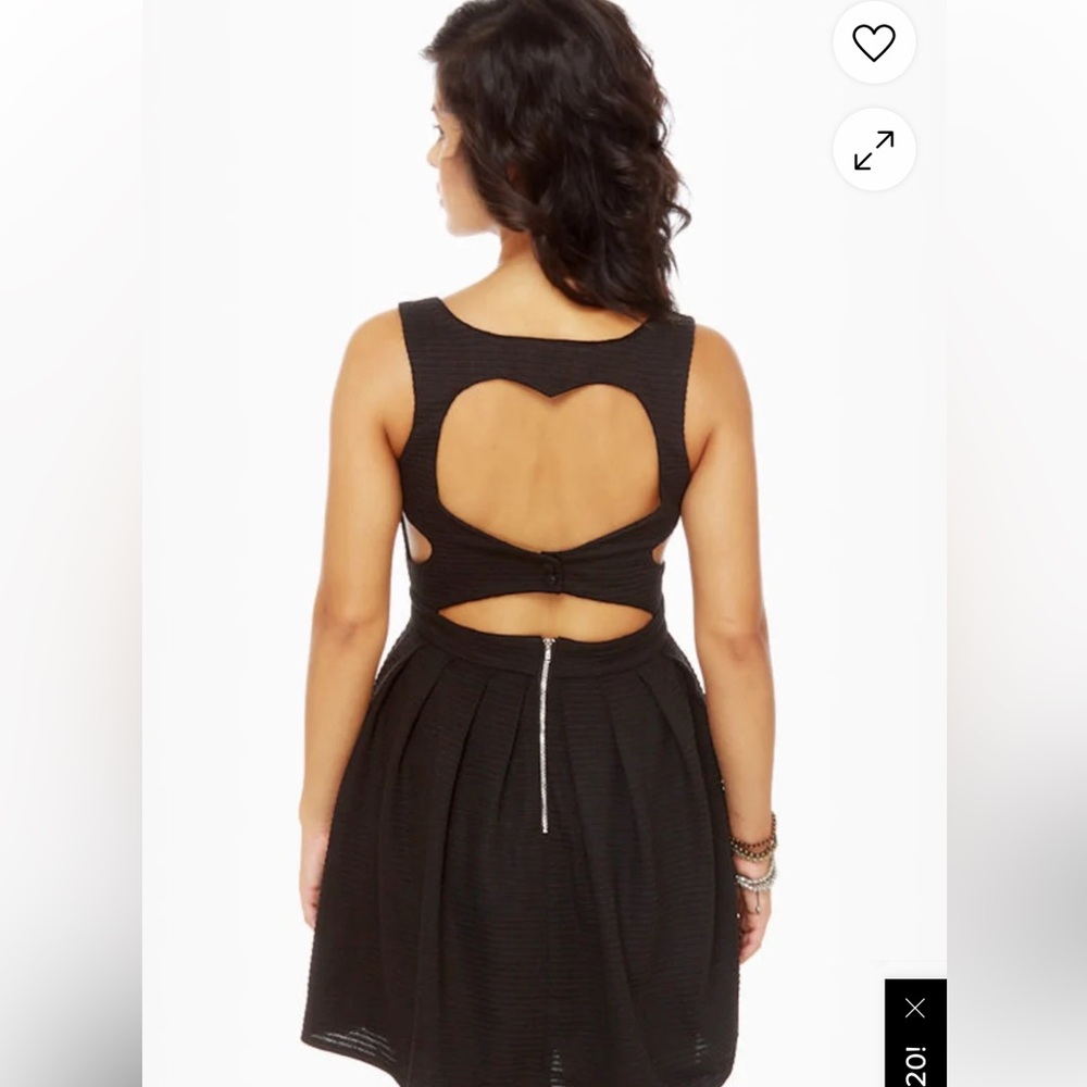 Boutique Little Black Dress with Heart-Cutout &‎ Pleats S